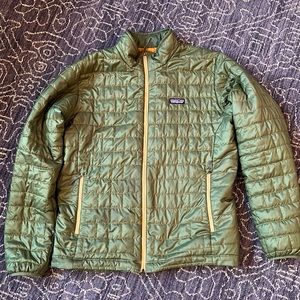 Patagonia men’s nano puff jacket